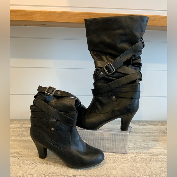 Madden Girl Faux Leather Pull on Boots Size 8.5 - Picture 2 of 6